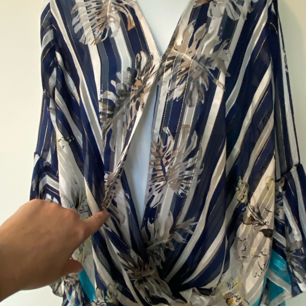 NWOT Beautiful Resort Sheer Wrap top stripped with monstera leaf & shimmer M - Picture 6 of 9